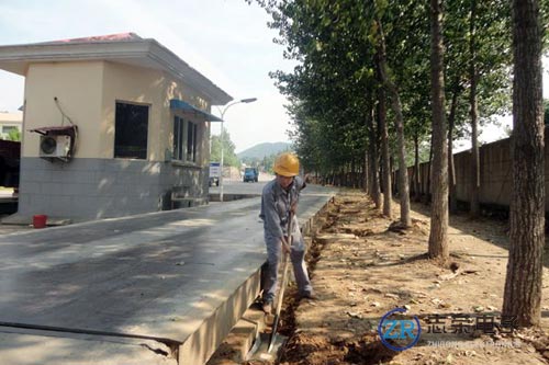 4月28日祝賀中標(biāo)陜西少華建造工程礦山用100噸地磅(尺寸3x16米)